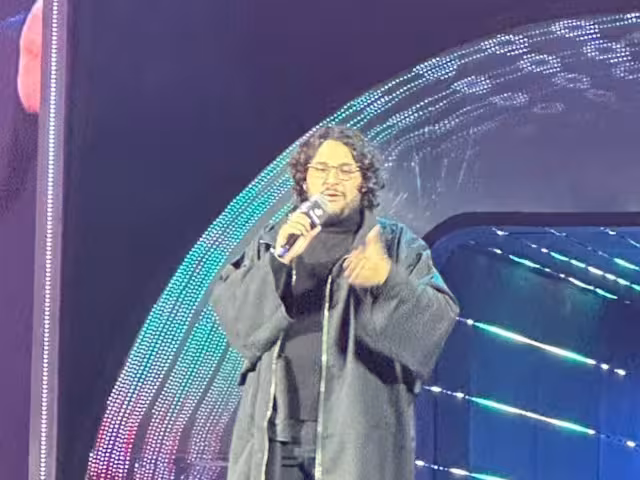 Paco de Miguel es criticado por su forma de conducir los TikTok Awards 2025