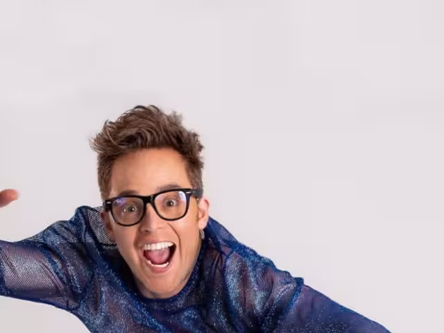 Yurem hace propuesta de matrimonio en pleno concierto y lo batean