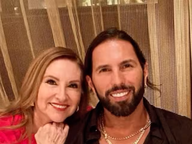 Madre de Poncho De Nigris reveló que fue agredida por un miembro de su familia y uno de sus nietos la defendió