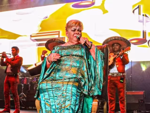 ¿Paquita la del Barrio llegó a cantar para narcotraficantes en su carrera?