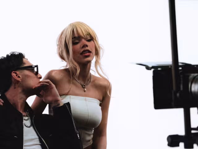 Kenia Os y Peso Pluma muestran su amor en las redes sociales