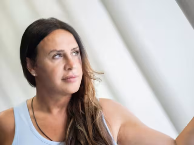 Alfredo Adame afirmar que Karla Sofía Gascón podría ser investigada por el caso del cirujano falso