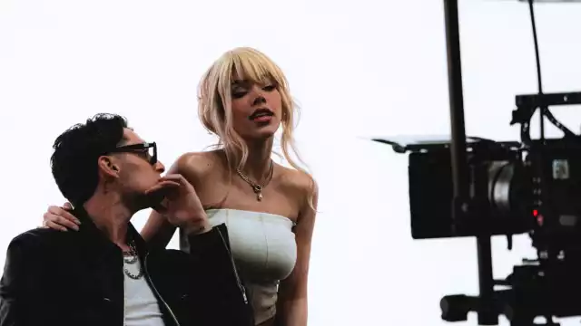 Kenia Os y Peso Pluma muestran su amor en las redes sociales