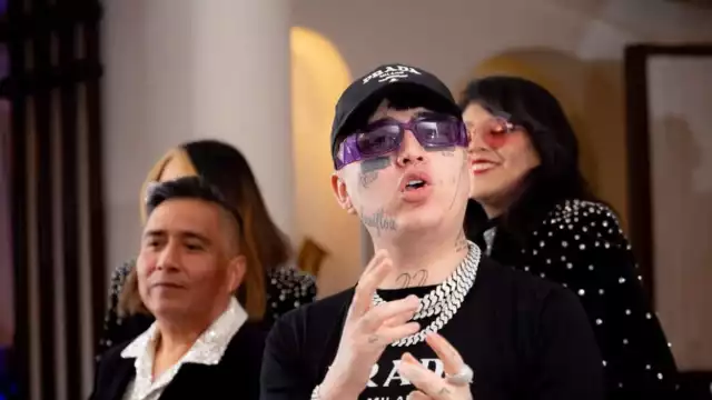 Dani Flow confirma su retiro de las redes sociales tras casarse con una de sus novias