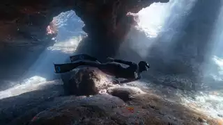   Camila Jaber, la sirena mexicana que rompió el récord nacional de apnea en un cenote de Yucatán   