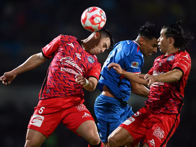 El balón rodó de nuevo en los estadios de la Liga MX y la pasión se volvió a sentir en la cancha.