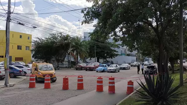 Colectivo “Madres buscadoras de Quintana Roo” bloquean avenida por joven desaparecida