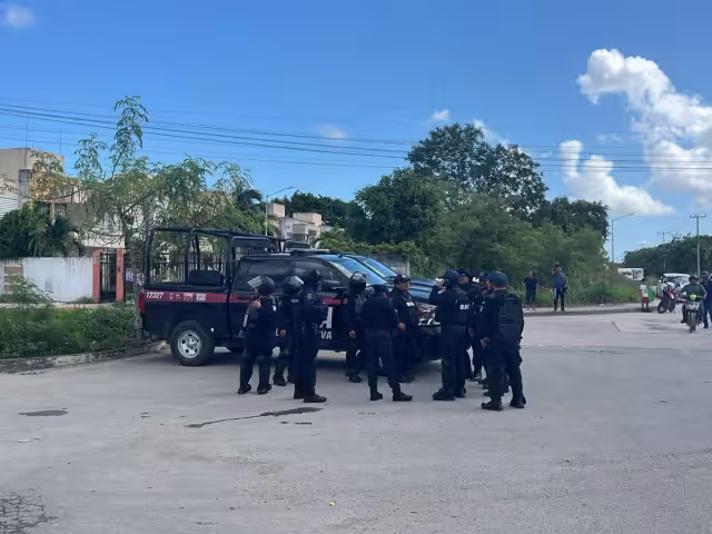 Vecinos intentan invadir terrenos en Cancún