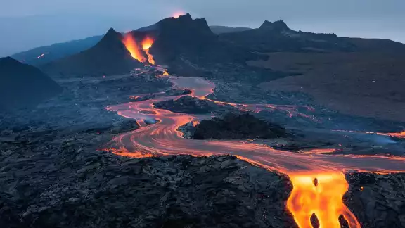 Erupción volcánica en Islandia provoca alerta máxima entre las autoridades