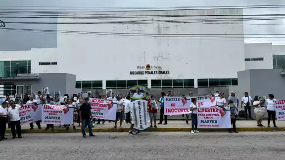 Integrantes del sindicato de taxistas y familiares de los detenidos se manifiestan en apoyo a Salomón “N”, Óscar Antonio “N” y Jonathan Emmanuel “N”