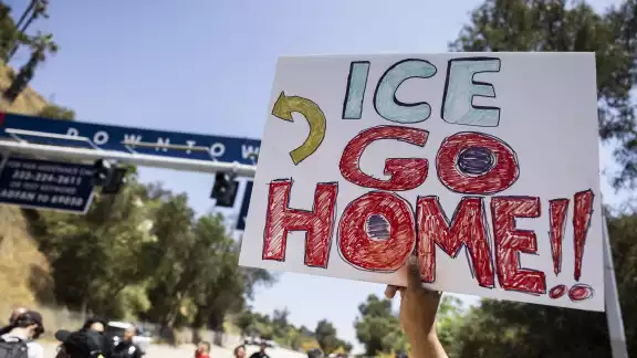 El repudio hacia los agentes de ICE que acudieron al estadio fue evidente. El repudio hacia los agentes de ICE que acudieron al estadio fue evidente.