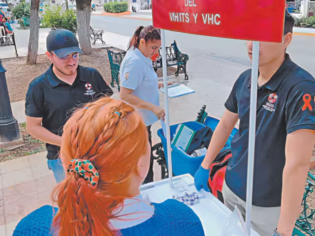 El colectivo 'ConSentido' desarrolla una guía para mejorar la intervención gubernamental en VIH.