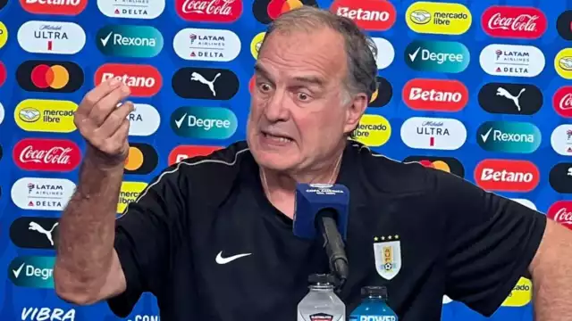 En conferencia de prensa Bielsa se fue con todo contra la organización