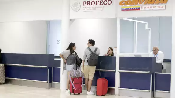 Los afectados aseguraron que el viaje era redondo en la misma empresa. En la terminal de Santa Lucía presentaron el documento digital;