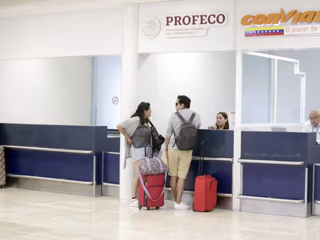 Los afectados aseguraron que el viaje era redondo en la misma empresa. En la terminal de Santa Lucía presentaron el documento digital;