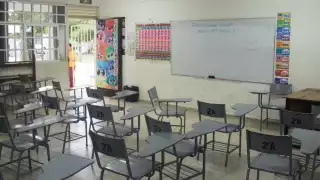 “Estudiantes sufren las consecuencias": Padres de familia de Cancún desmienten a maestros en paro de enviar tareas