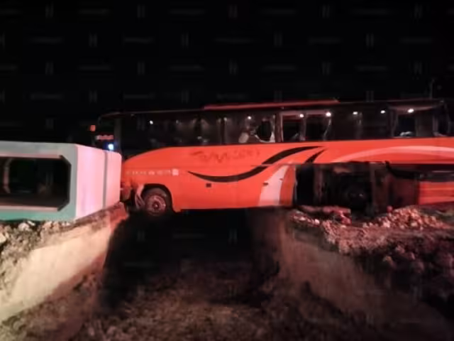 El conductor del camión de la empresa Hermanos Hernández, se dio a la fuga