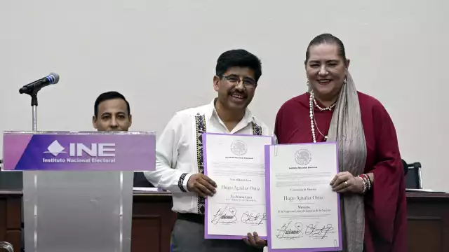 La Consejera Presidenta del INE encabezó el evento en el que se entregaron las constancias.