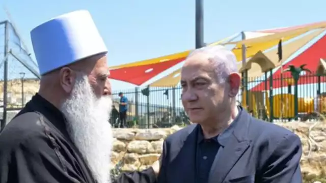 El primer ministro de Israel, Benjamin Netanyahu (derecha), prometio una respuesta dura contra Hezbolá, por el ataque en Altos de Golán