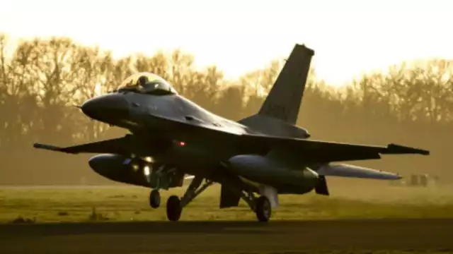 Uno de los aeropuertos destinados a recibir los cazas F16 de la OTAN ha sido destruido por misiles rusos