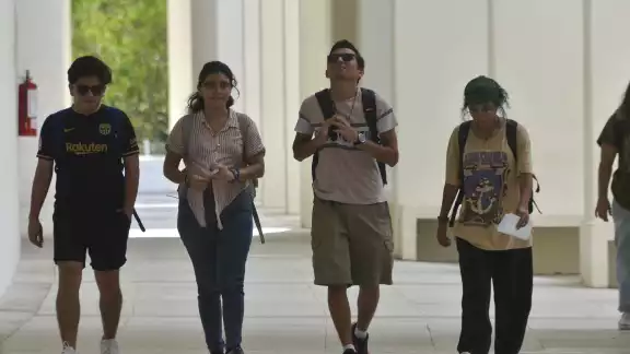 Jóvenes de Cancún prefieren preocuparse por sus estudios y trabajos