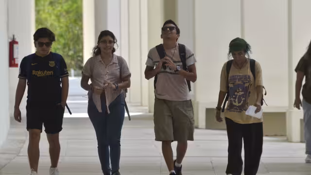 Jóvenes de Cancún prefieren preocuparse por sus estudios y trabajos