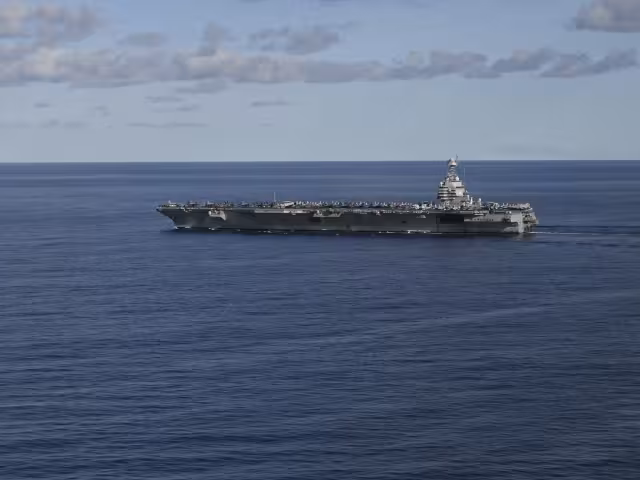 El USS Gerald R. Ford llegó a la zona para reforzar las operaciones de EE.UU.