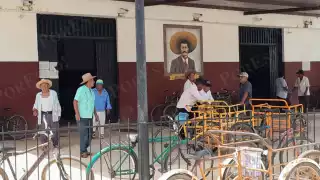 Campesinos de Dzitbalché amenazan con clausurar bodegas de Segalmex por trabas en la venta de maíz