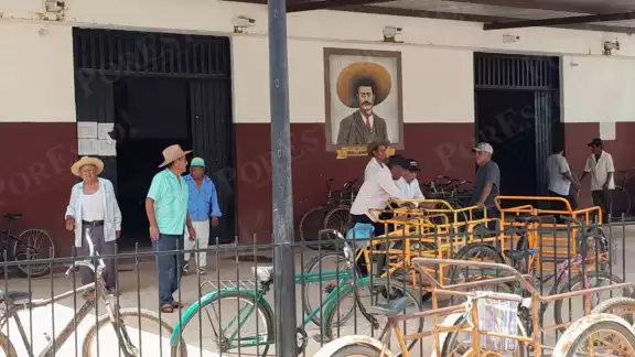 Campesinos de Dzitbalché exigen que Segalmex elimine los candados para comercializar el maíz.