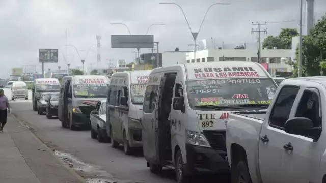 Pese a la inseguridad, los locales deben usar el transporte ya que es su única opción de transporte
