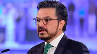 IMSS-Bienestar: Entregan credenciales gratuitas para atención médica en 23 estados