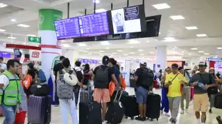Colombianos regresan a casa luego de tres días de 'terror' en Cancún