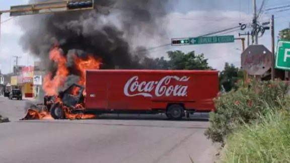 El Presidente de la República aseguró este jueves que hay suficiente presencia militar en Culiacán para garantizar la seguridad El Presidente de la República aseguró este jueves que hay suficiente presencia militar en Culiacán para garantizar la seguridad