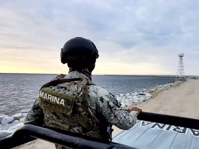 La Semar inició los trabajos de búsqueda para ubicar a los cuatro tripulantes.