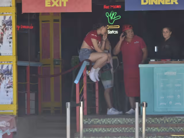 Trabajadores turísticos afectados por la temporada baja en Quintana Roo