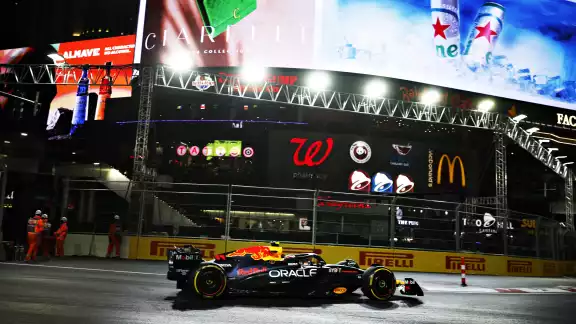 Checo Pérez en el Strip