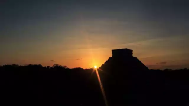 Se cree que este momento representa una transición que requiere liberar lo viejo y dar la bienvenida a lo nuevo