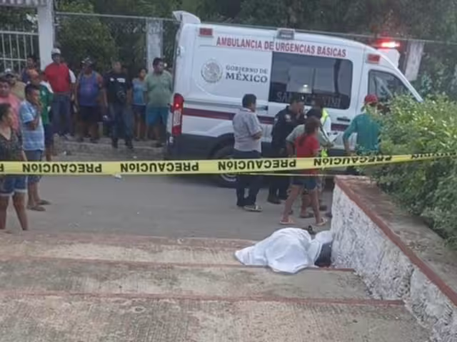 Sin auxilio oportuno, joven motociclista muere tras accidente en parque de Tenabo