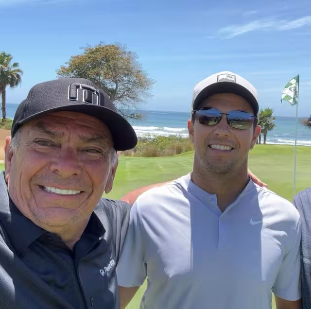 Papá de Checo y el piloto tapatío