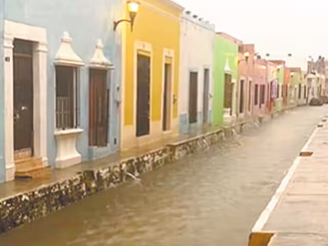 "Beryl", un huracán categoría 4, podría impactar Campeche el viernes 5 de julio.