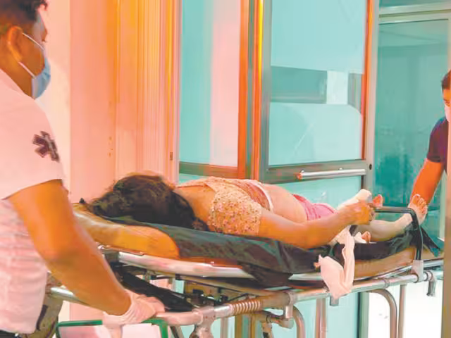 Mujer es apuñalada por su pareja durante una discusión en Cancún