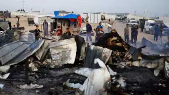 Israel asegura que el incendio en Rafah, fue porque se alcanzó un arsenal de Hamás