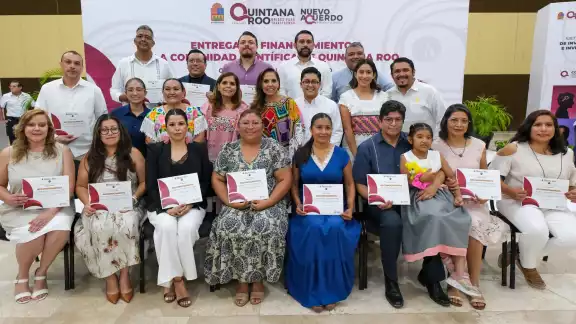 El Gobierno de Quintana Roo entregó 2.7 millones de pesos para impulsar la ciencia y la investigación. El Gobierno de Quintana Roo entregó 2.7 millones de pesos para impulsar la ciencia y la investigación.