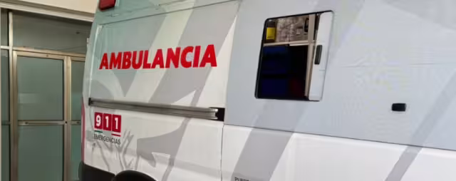 Paramédicos de Puerto Morelos trasladaron al hombre a Cancún