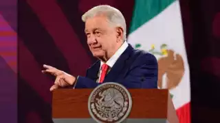 Claudia Sheinbaum recibe constancia de presidenta electa y AMLO celebra el triunfo