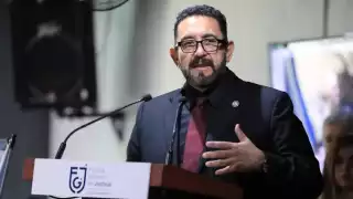 Fiscalía de CDMX denunciará intento de arresto de Javier Corral ante la FGR