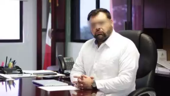 Bismark “N”, exdirectivo educativo, es detenido por cargos de violencia