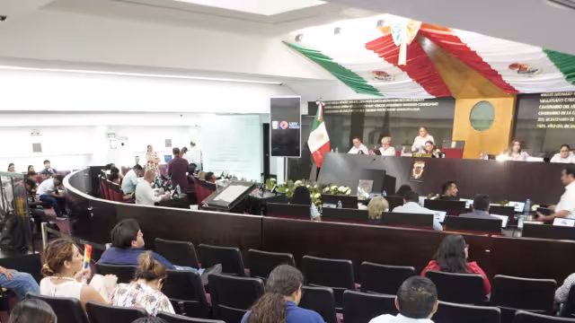 Refiere a la modificación de los artículos 18, 19, 24, 54, 63, 65