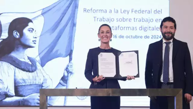 Claudia Shheinbaum, presidenta de México y el secretario del Trabajo, Marath Baruch Bolaños