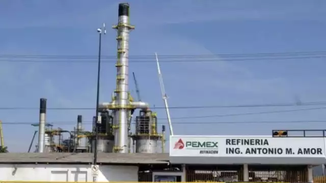 Una fuga de gases en una planta catalítica de la refinería de Salamanca, probvocó la muerte de dos trabajadores que realizaban mantenimiento